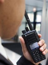 Handfunkgeräte der Serie MOTOTRBO R7 – Kurzanleitung (EMEA)